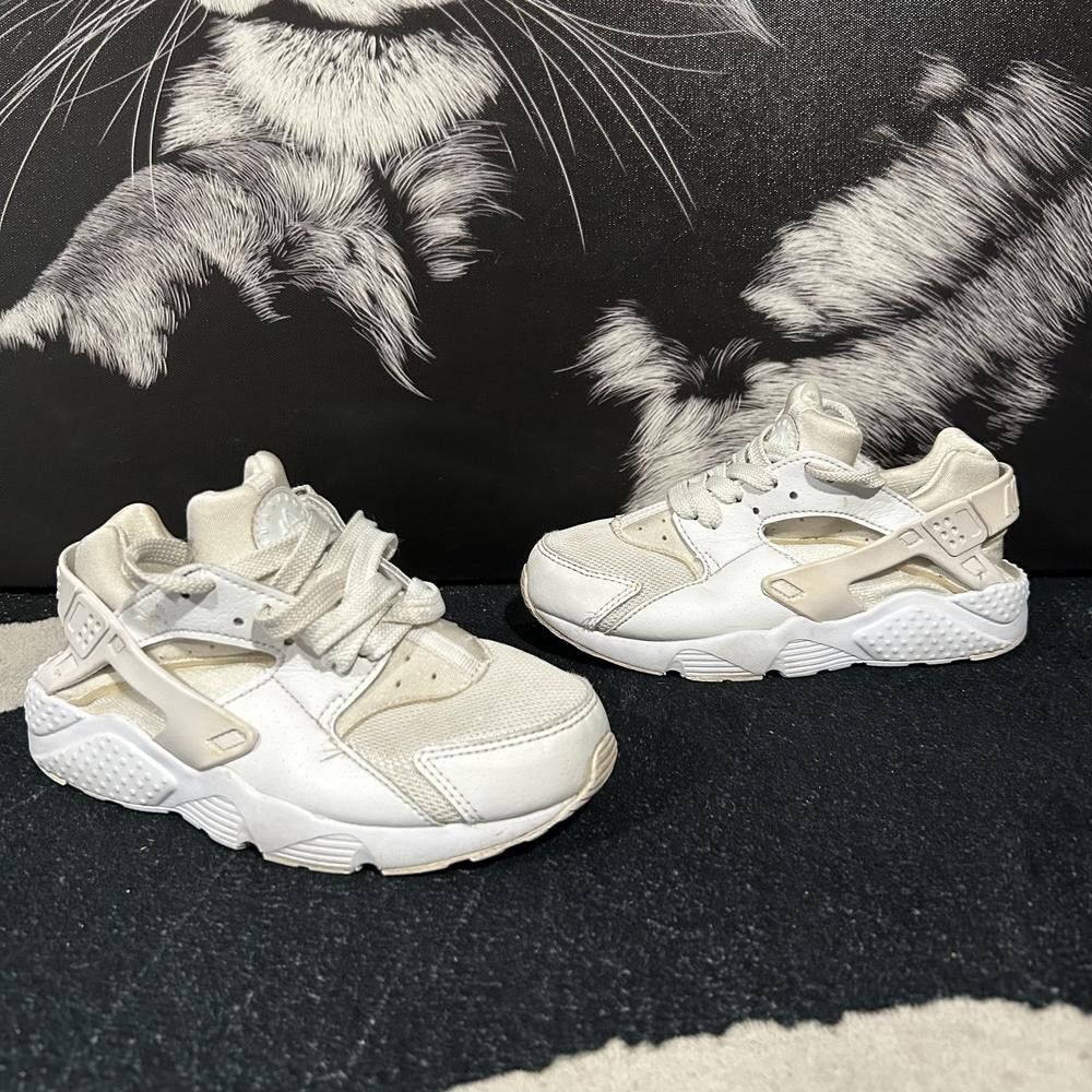 Nike Air Huarache Run 704949-110 Athletic Sneaker Girls 12.5 White Synthetic